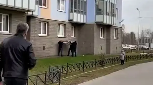 از سقوط دختر در شهربازی تا نجات بچه از ساختمان آتش گرفته