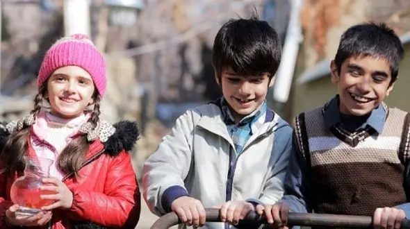 چهره و قد و بالای آرزو کوچولوی سریال از سرنوشت بعد از سالها کنار فریبا نادری /  عکس سفر در زمان سانیا رمضانی 