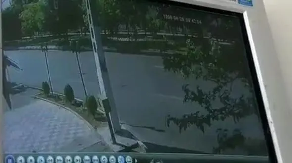 فیلم وحشتناک از ورود پراید به مغازه ای در تبریز