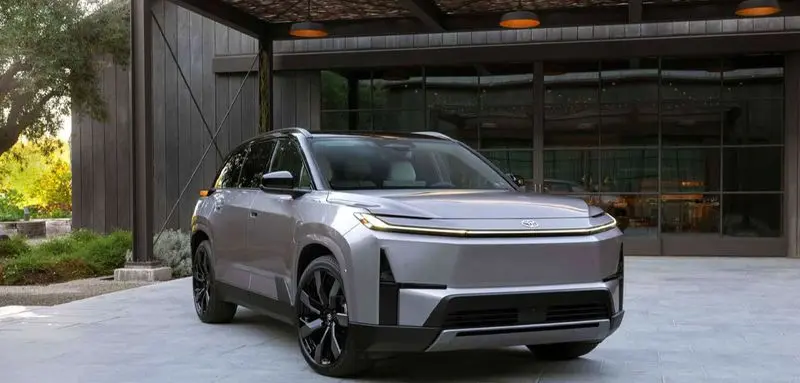 تویوتا هایلندر EV 