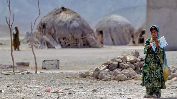 خدیجه کریمی: بیسوادی دختران ریشه‌ کن شد/ یعنی در آمار یک و نیم میلیون نفری بی سوادان کشور حتی یک زن نبود؟