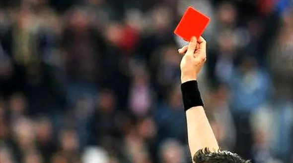کارت قرمزهای جنجالی در بازی پرسپولیس و نساجی!