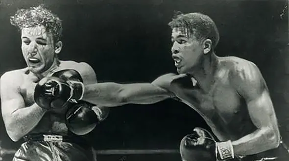 پیش بینی مرگ حریف در رینگ بوکس+ عکس