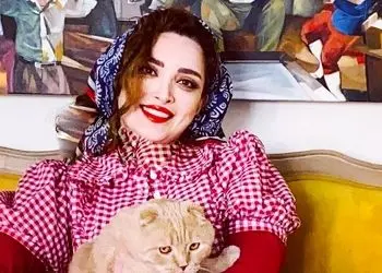 فیلم / رونمایی از چیدمان خانه شیک و مجلل «بهنوش طباطبایی»  بعد جدایی از مهدی پاکدل/ از مبل های خوشرنگ تا دکوری های عتیقه با بالکنی وااااو ... چی بگم