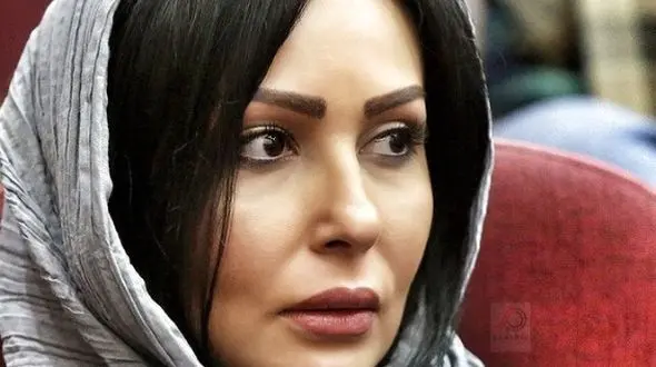 اپل مانتوی پرستو صالحی در دهه شصت