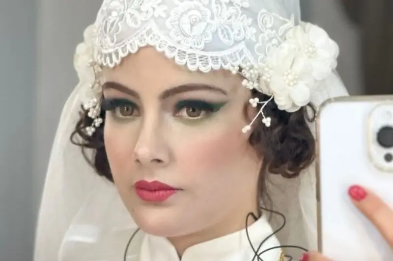 بیوگرافی فرزانه فرنام