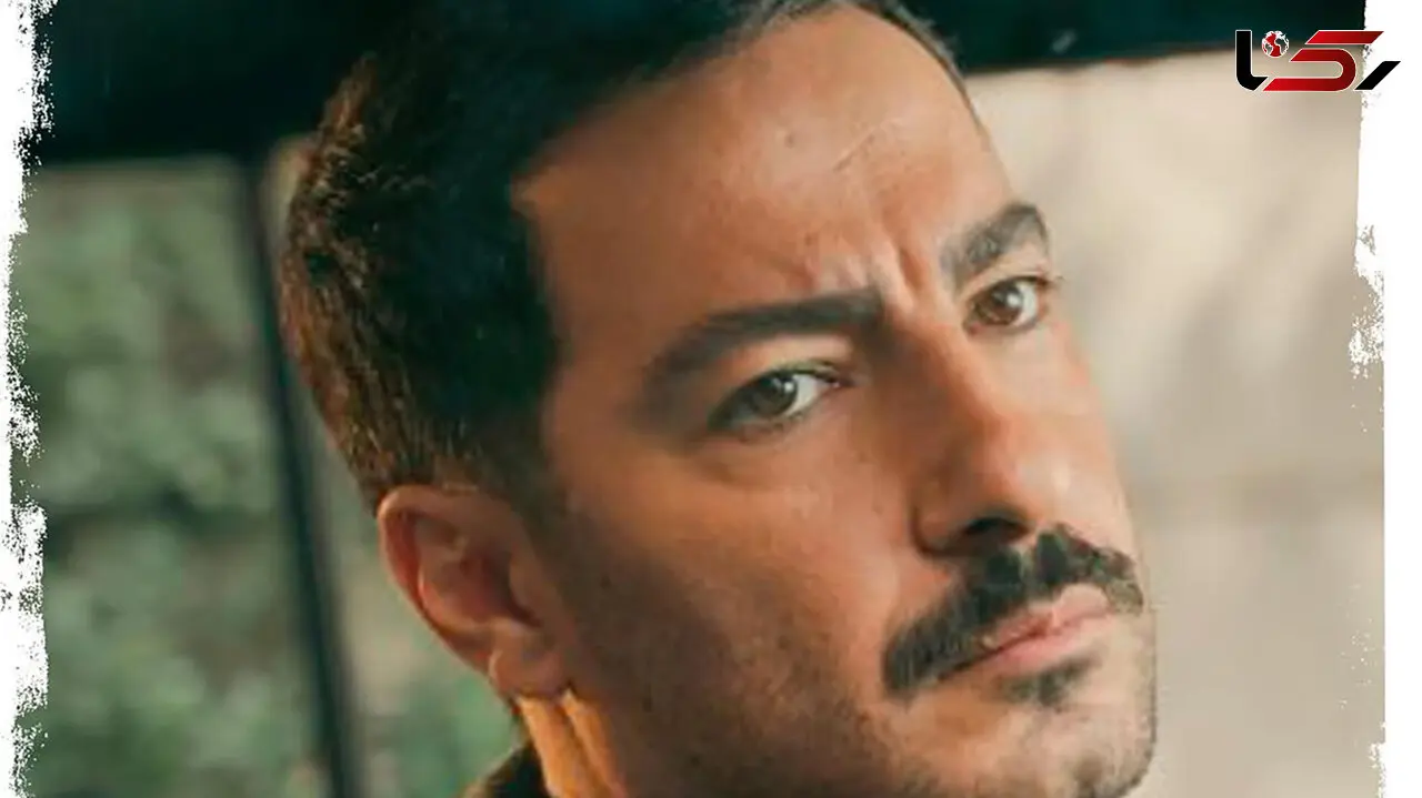 نوید محمدزاده روی صحنه می‌رود