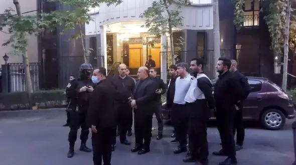 فیلم گفتگوی اختصاصی با شاهدان گروگانگیری آجودانیه! / گروگانها به ما چه گفتند؟! / ببینید