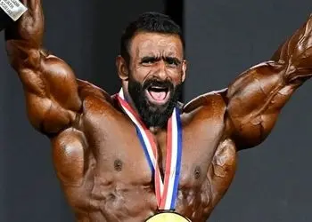 فیلم/ صحبت های رک هادی چوپان دل هر انسانی رو خون میکنه : 1200 تومن حقوق می گرفتم/ من هنوز دوچرخه هم ندارم/رفتم شاگرد داداشم شدم