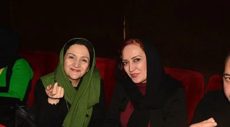 گلاب آدینه