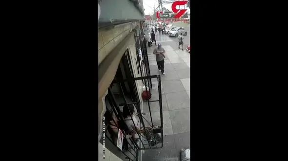 فرار و وحشت مردم از دیدن صحنه ای هولناک در آسمان +فیلم