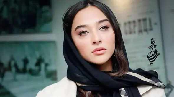 ژست لاتی آناهیتا درگاهی در ملاء عام / عجیب اما واقعی!