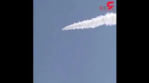 لحظه شلیک نسل جدیدی از موشک نقطه زن فاتح مبین +تصویر