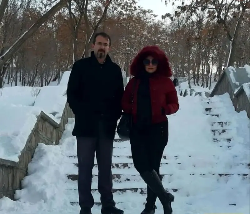 رقیه (رها) شادخواه در کنار همسرش