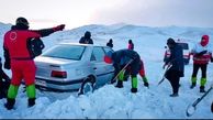 رهاسازی 27 دستگاه خودرو گرفتار شده در برف و کولاک در محور خوی_چالدران