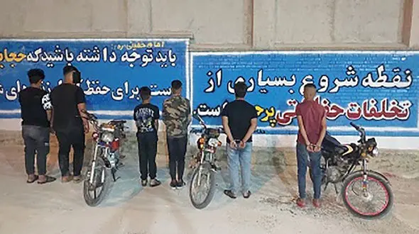 بازداشت عاملان سنگ پرانی به کامیون ها در کوه چنار / انگیزه شان چه بود؟