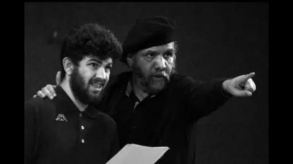 امیر دژاکام به فساد اقتصادی پرداخت 