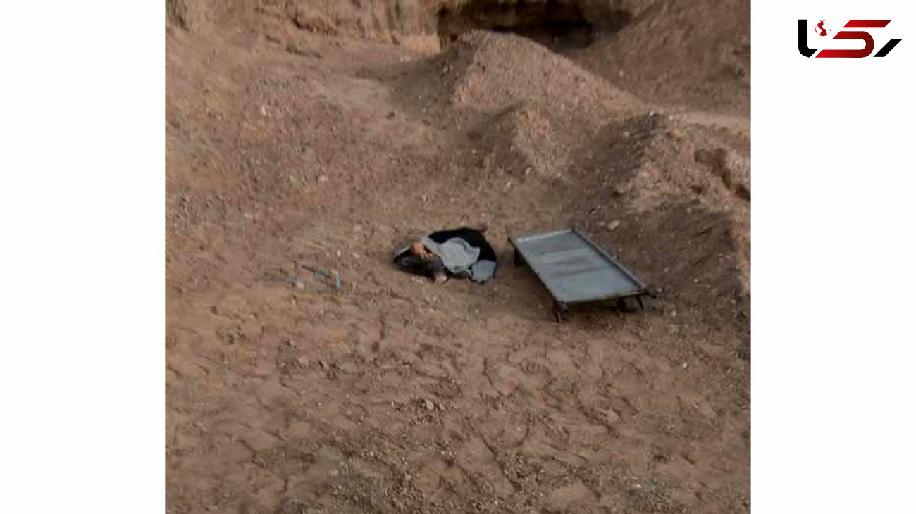 عکس جنازه کودکی که سگ ها دریدند / او در میبد تیکه پاره شد