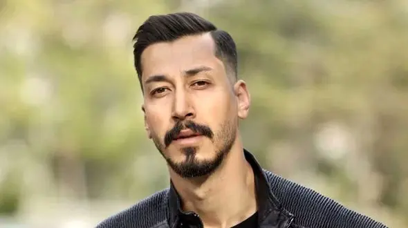 اختلاف قد فاحش لیلا بلوکات با بهرام افشاری در عکس یادگاری در پشت صحنه+عکس