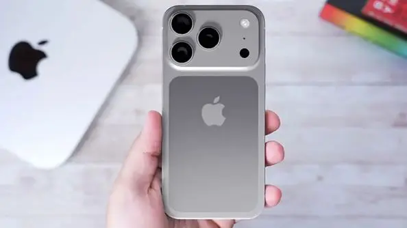 کپی عجیب و غریب آیفون!