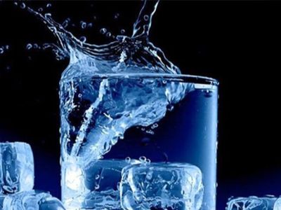 آیا خوردن آب سرد بعد از غذا گوارش شما را مختل می‌کند؟