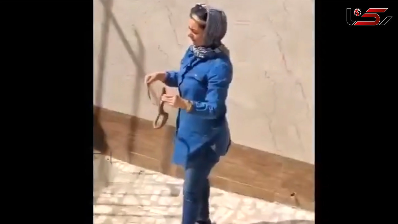 فیلم شجاعت جالب یک زن ایرانی در مواجهه با مار / شکار با یک دست!