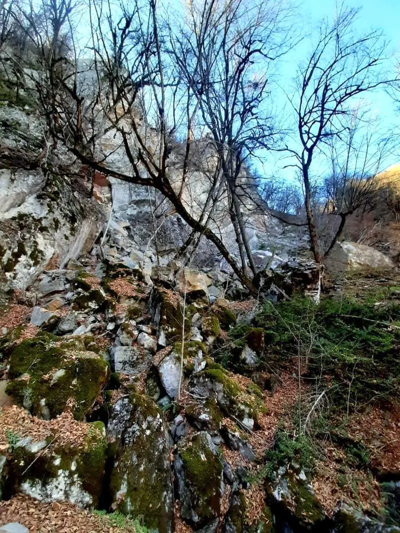 تصاویری چشم نواز از مناظر پاییزی آبشار چمازچال گرگان