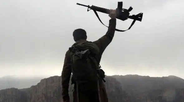 فیلم / سنگ تمام  هموطن باغیرت کُرد در پخش زنده تلویزیون موساد  / پرچم ایران و ایرانی همیشه بالاست