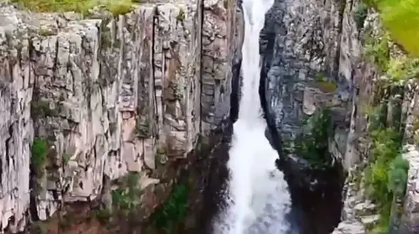 آبشار چالاچوخور از جاذبه های گردشگری استان اردبیل + فیلم