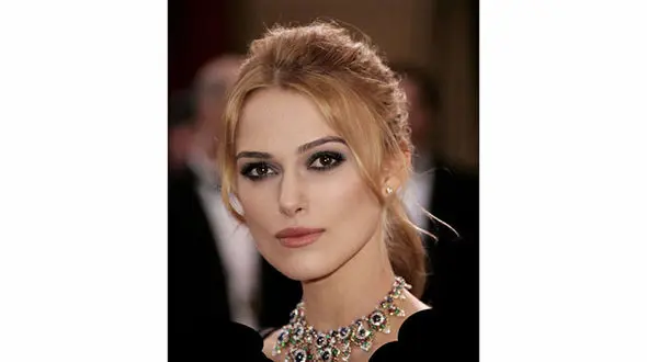 گردنبند همسر رضا شاه بر گردن بازیگر هالیوودی +عکس