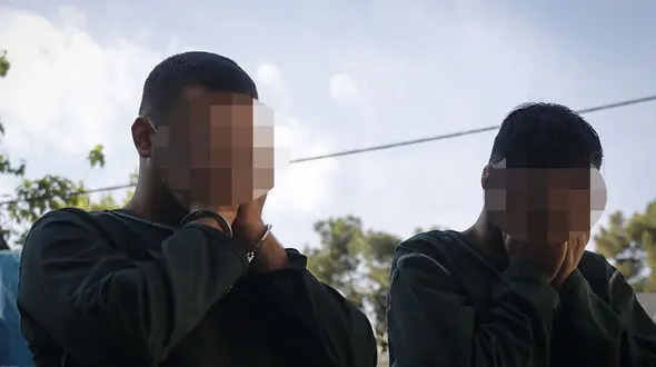 پدر و پسر خلافکار قاچاقچی اسلحه در فسا بودند