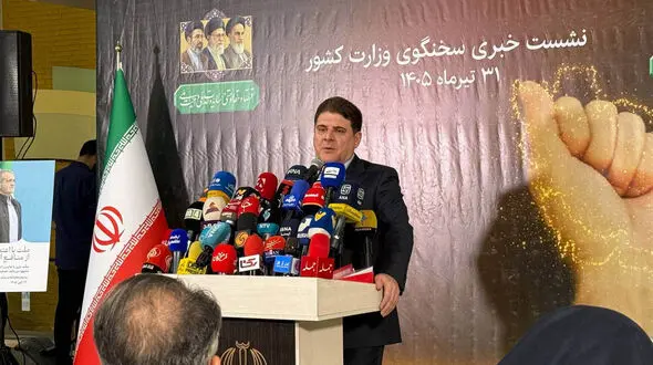 زینی‌وند: هیچ نگرانی درباره تأمین کالاهای اساسی وجود ندارد/ تأمین معیشت و رسیدگی به استان‌های جنوبی در اولویت دولت است / به‌زودی گواهینامه بانوان صادر خواهد شد