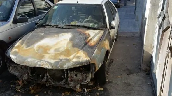 دستگیری مرد شیشه ای که در عبدل آباد تهران خودروها را آتش می زد + عکس 