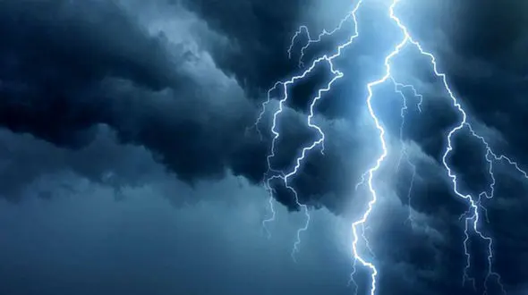 کشاورز قهدریجانی بر اثر برخورد صاعقه جان باخت