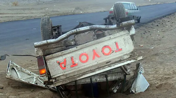 دو کشته ومجروح در واژگونی خودرو تویوتا محور خاش+ عکس