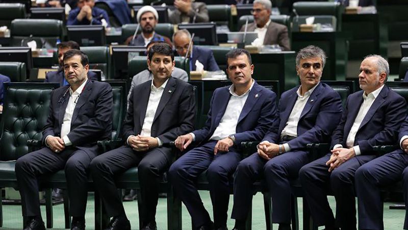 جلسه مشترک غیر علنی نمایندگان مجلس با حضور رئیس جمهور، معاونان رئیس جمهور و وزرا