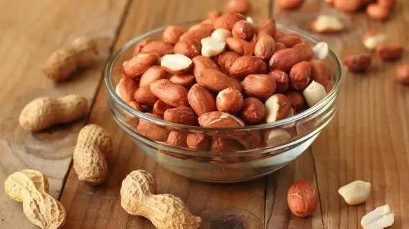 خواص شگفت انگیز بادام زمینی برای سلامتی