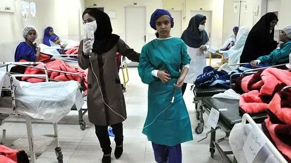 پزشک نماینده آموزش و پرورش در پرونده مسمومیت های سریالی: دانش آموزان احتمالا دچار هیستری جمعی شده‌اند/ احتمال خرابکاری در دست بررسی است