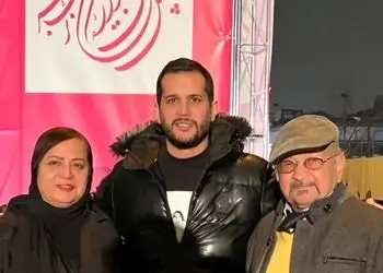 نگاهی به چیدمان شاهانه و لاکچری منزل مادری سیاوش خیرابی، بازیگر سریال «آوای باران»/ از بالکن ایرانی‌پسند با پت خونگی تا فرش اصیل ایرانی و ترمه یزدی