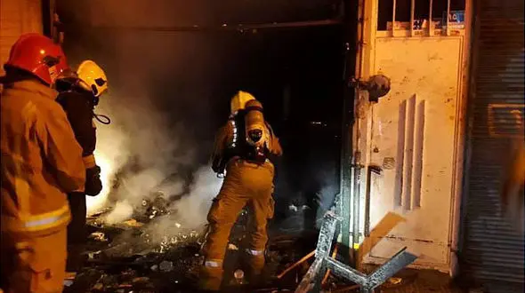 فروشگاه مصنوعات چوبی در آتش سوخت + عکس