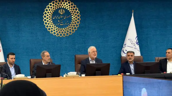 اسکندر مومنی: افزایش رقابت‌های ورزشی و حمایت از ورزش‌های زورخانه‌ای، گامی مؤثر در پیشگیری از آسیب‌های اجتماعی