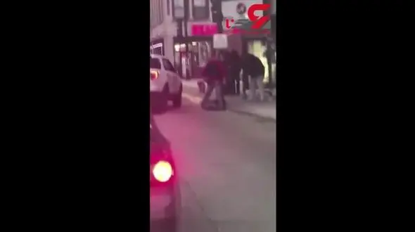 حمله وحشیانه مامورپلیس به پسرجوان در خیابان+فیلم / امریکا