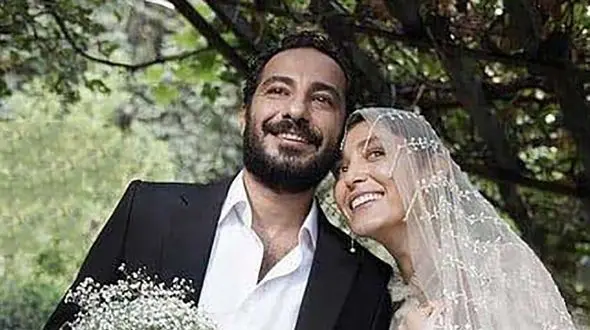 جدیدترین عکس زوج پرحاشیه ایرانی / استایل زمستانی نوید محمدزاده و فرشته حسینی