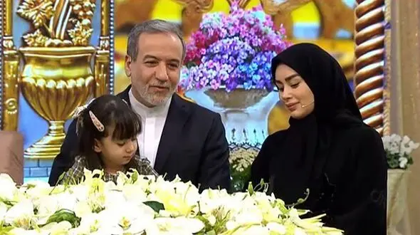 عباس عراقچی بازهم پدر شد + فیلم و عکس از همسر جوانش و کوچولویشان