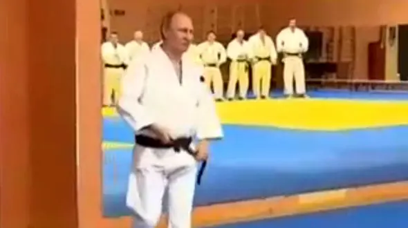 پوتین به تمرین جودو پرداخت + فیلم 