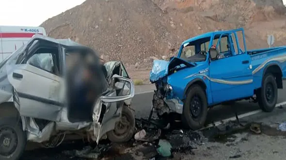 تصادف هولناک پژو با نیسان آبی در جاده تیکه داش / 5 زن و مرد راهی بیمارستان شدند