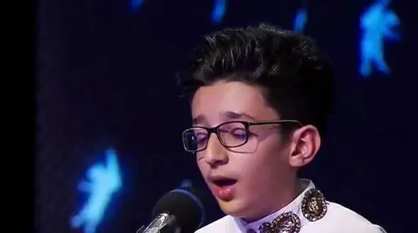 آواز پارسا خائف نوجوان ایرانی که با آهنگ شجریان و صدای بهشتیش همه داوران را شوکه کرد/با این سنش اینطور می خونه اصلا باورکردنی نیست +فیلم