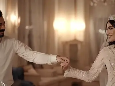 فیلم / نگاهی به آماده سازی چیدمان خانه بخت مریم مومن تازه عروس سینما / سلیقه عروس ترک زبان با فرش های اصیل و مبلمان کلاسیکِ چشم‌نواز ... خوش به حال آقا داماد ...