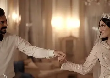 فیلم / نگاهی به آماده سازی چیدمان خانه بخت مریم مومن تازه عروس سینما / سلیقه عروس ترک زبان با فرش های اصیل و مبلمان کلاسیکِ چشم‌نواز ... خوش به حال آقا داماد ...