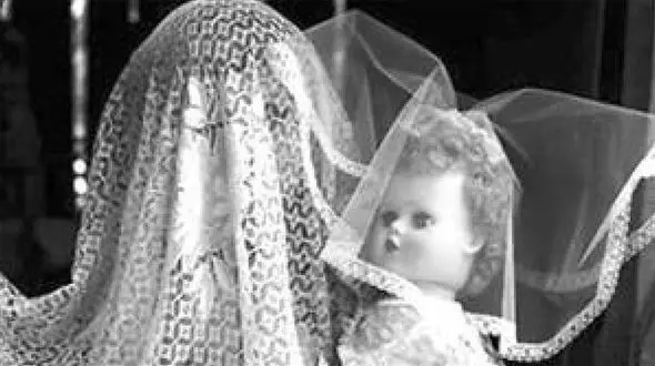 دختر 11 ساله اهوازی هدیه خون بس طایفه ای شد / دردناک ترین کودک همسری در ایران